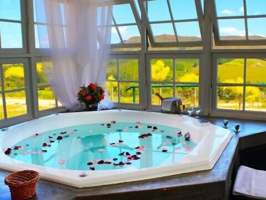 Indoor spa tub