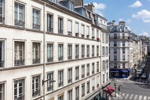 Superior Room | View from room - Hotel Hor Les Lumières (Paris)