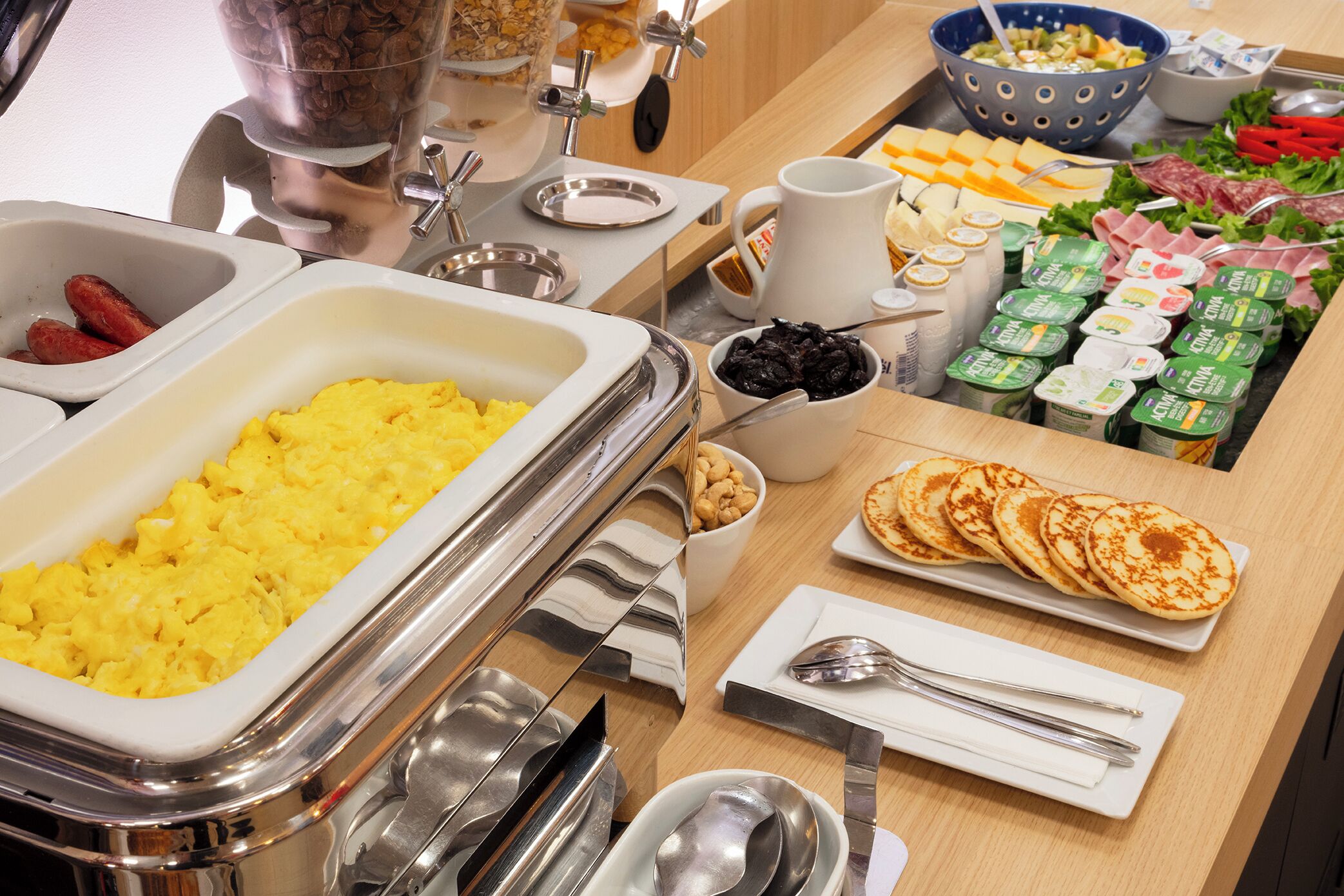 daily buffet breakfast (eur 14 per person)