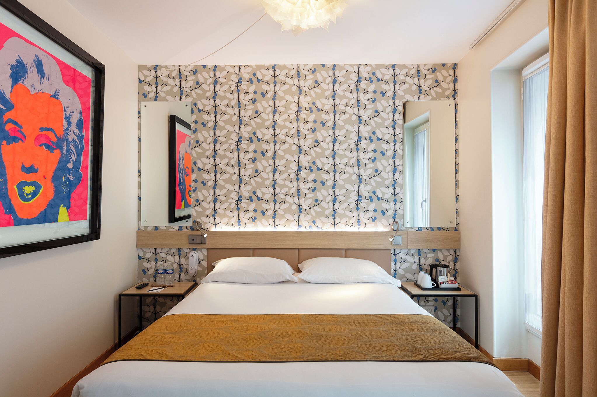 superior room | minibar, in-room safe, individually decorated, individually furnished