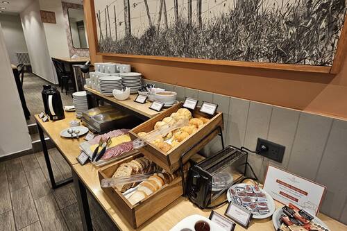 Daily buffet breakfast for a fee