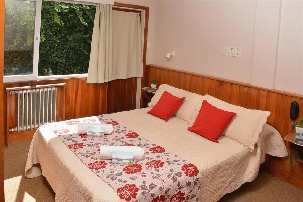 Premium bedding, in-room safe, individually decorated