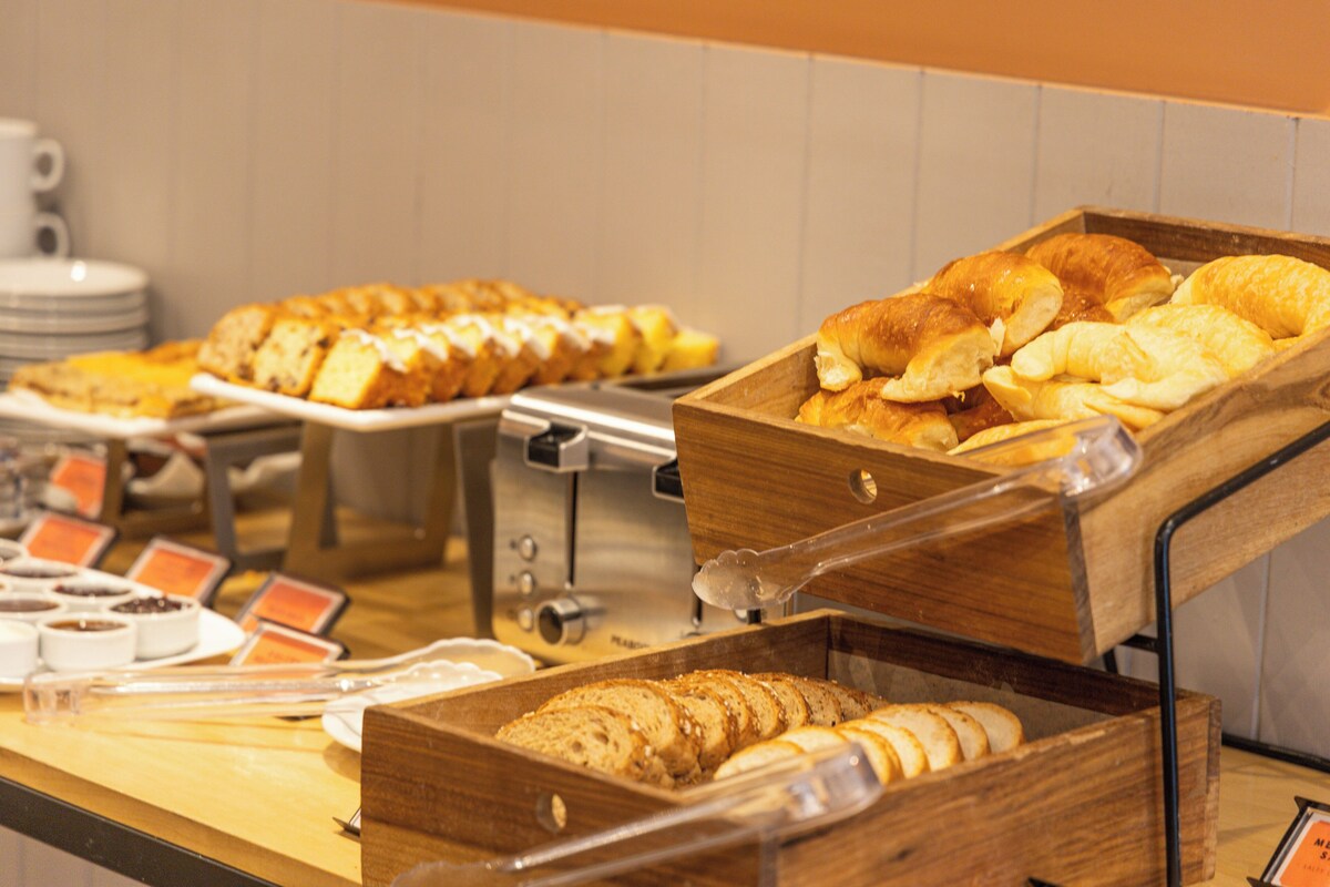 Desayuno bufé gratuito y diario