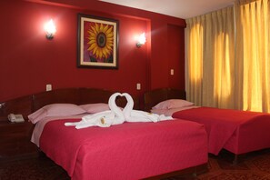 Premium bedding, in-room safe, desk, free WiFi - Retamas Hotel (Cajamarca)