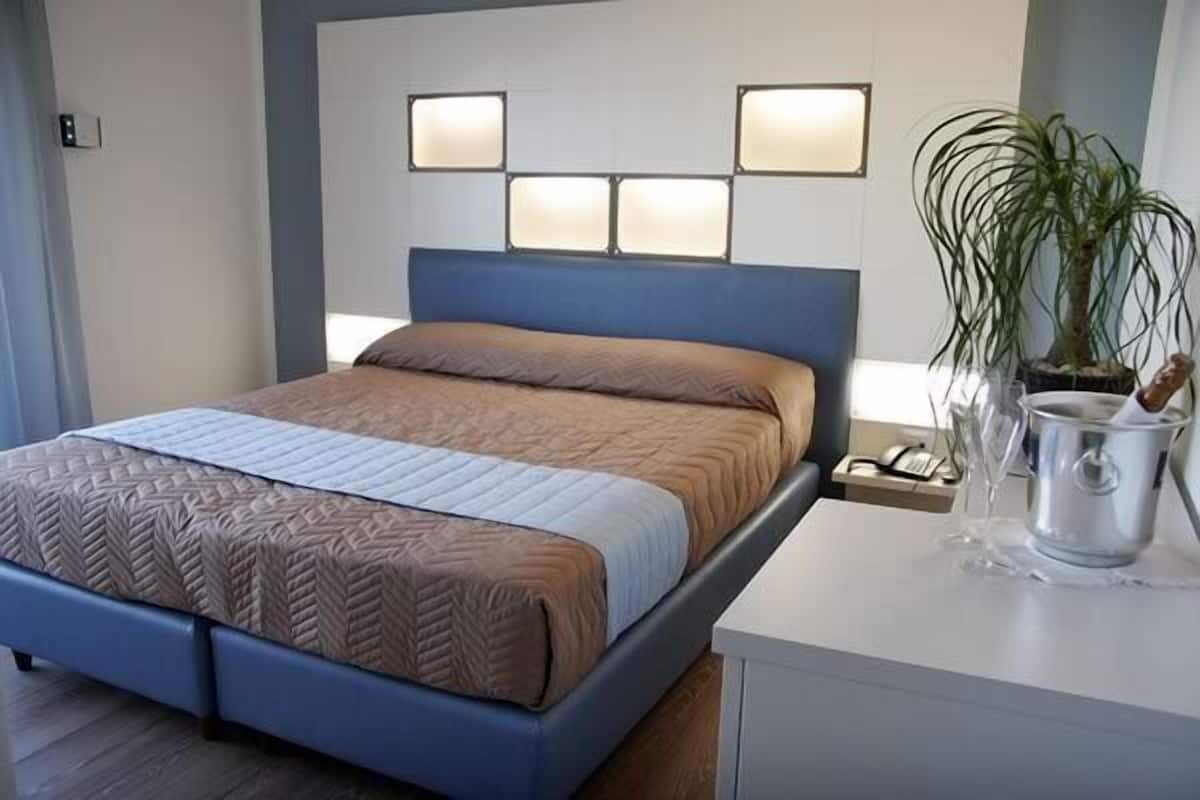 Double or Twin Room | In-room safe, individually decorated, individually furnished, desk