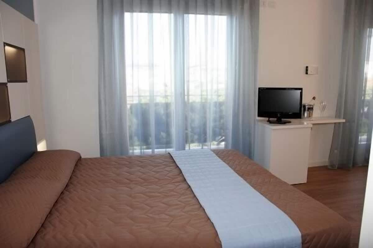 Comfort Double or Twin Room | In-room safe, individually decorated, individually furnished, desk