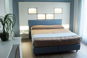 Caja de seguridad en la habitación y decoración personalizada 