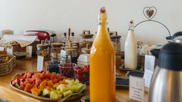 Desayuno buffet todos los días (con cargo)