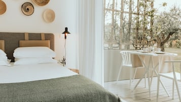 Superior Suite | 1 bedroom, soundproofing, free cribs/infant beds, rollaway beds