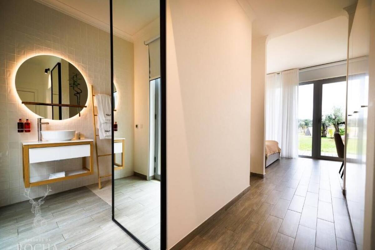 1 bedroom, soundproofing, cribs (free), rollaway beds (surcharge)