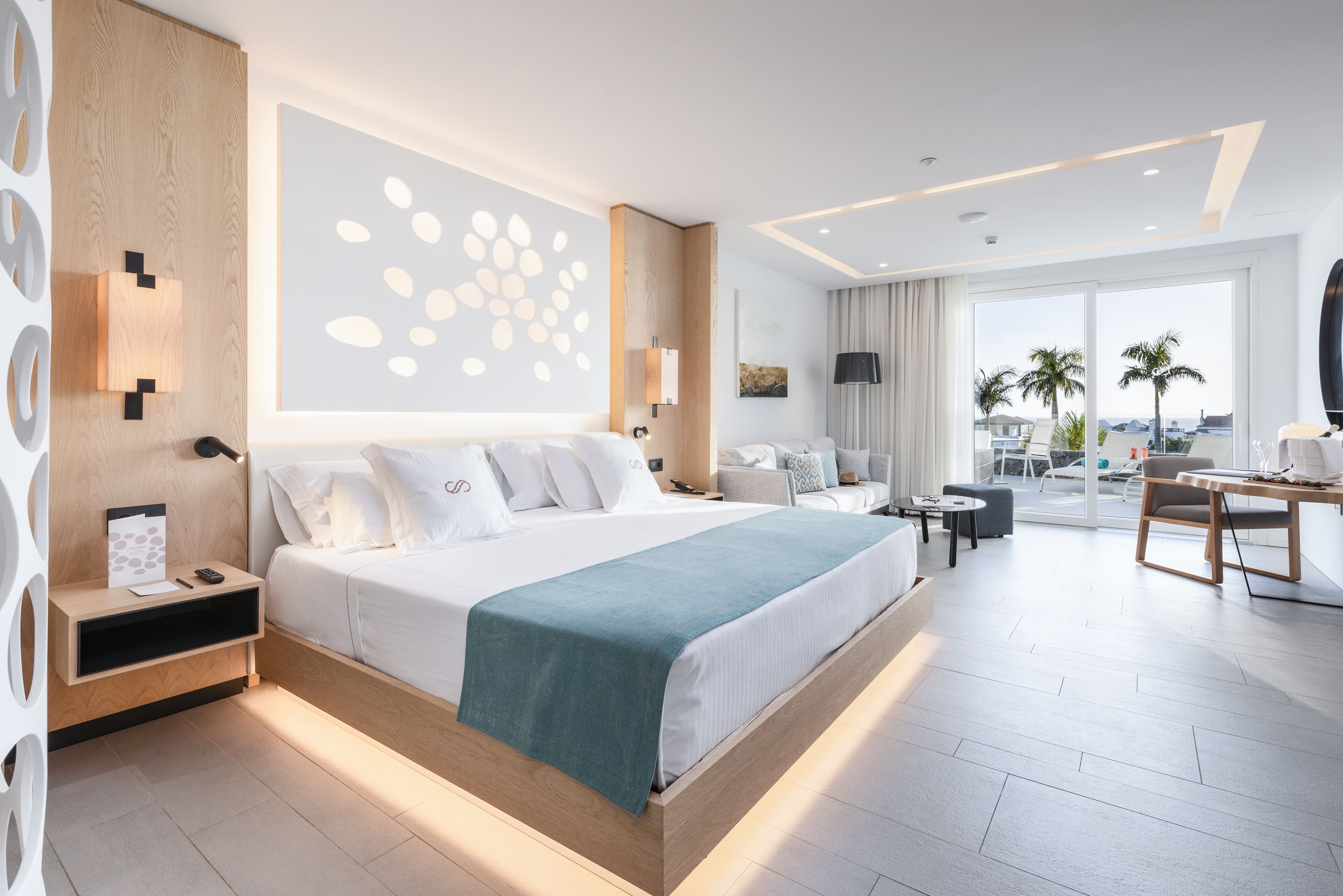 Egyptian cotton sheets, premium bedding, minibar, in-room safe