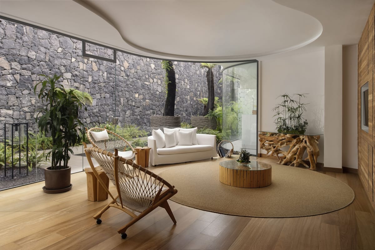 sauna, body treatments, hot stone massages, deep-tissue massages