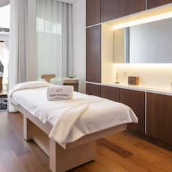 Sauna, trattamenti per il corpo, massaggi con le pietre calde