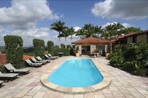 2 outdoor pools, pool loungers - Hotel Highlander (Cha Grande)