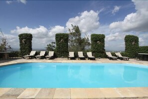 2 outdoor pools, sun loungers - Hotel Highlander (Cha Grande)