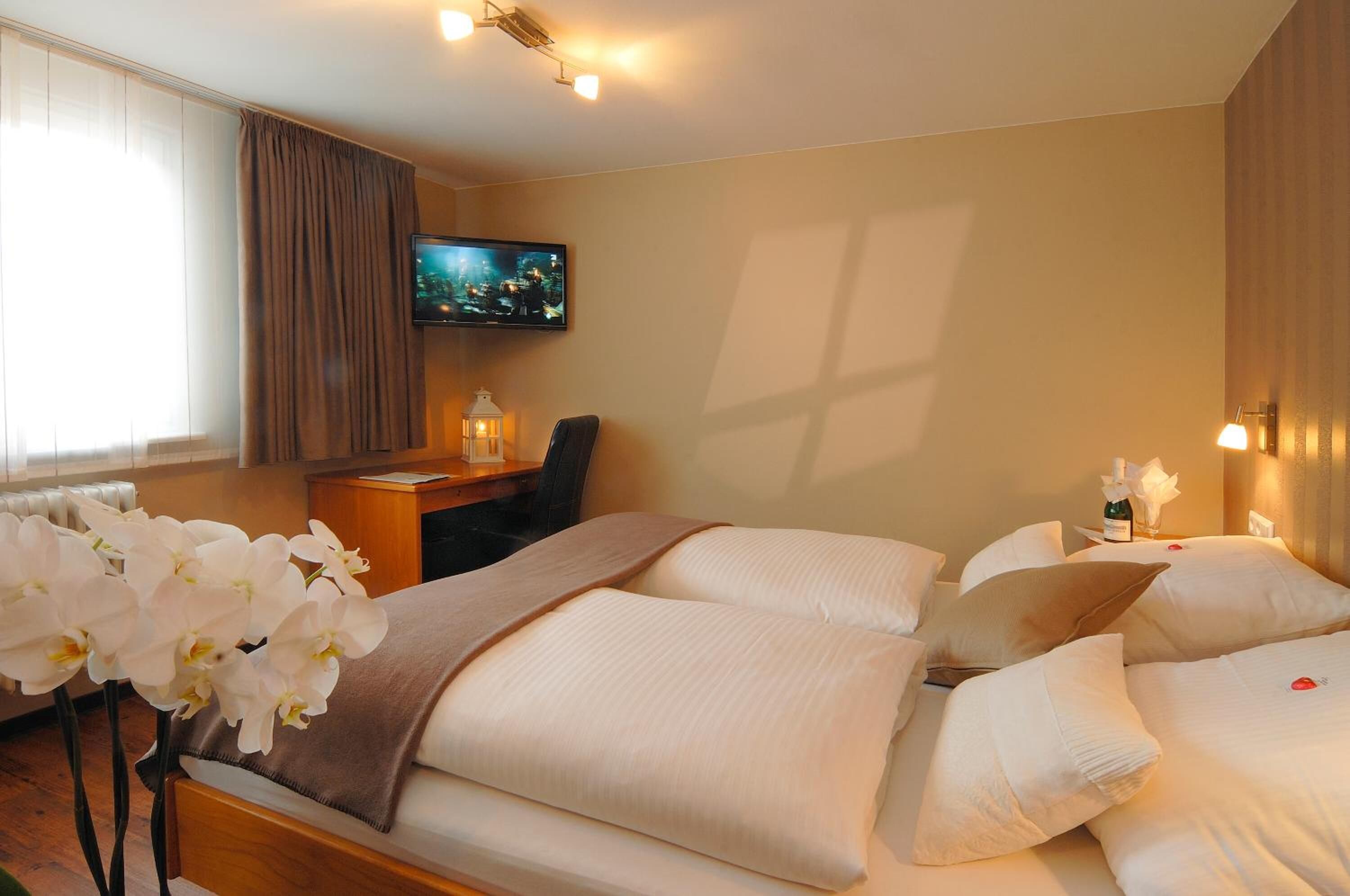 minibar, in-room safe, desk, cots/infant beds