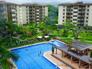 Outdoor pool - Jaco Beach Condos (Jacó)