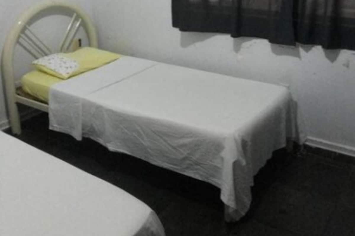 Cortinas blackout, Wi-Fi de cortesia, roupa de cama