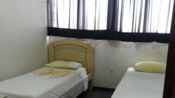 Quarto duplo standard, 1 quarto | Cortinas blackout, Wi-Fi de cortesia, roupa de cama