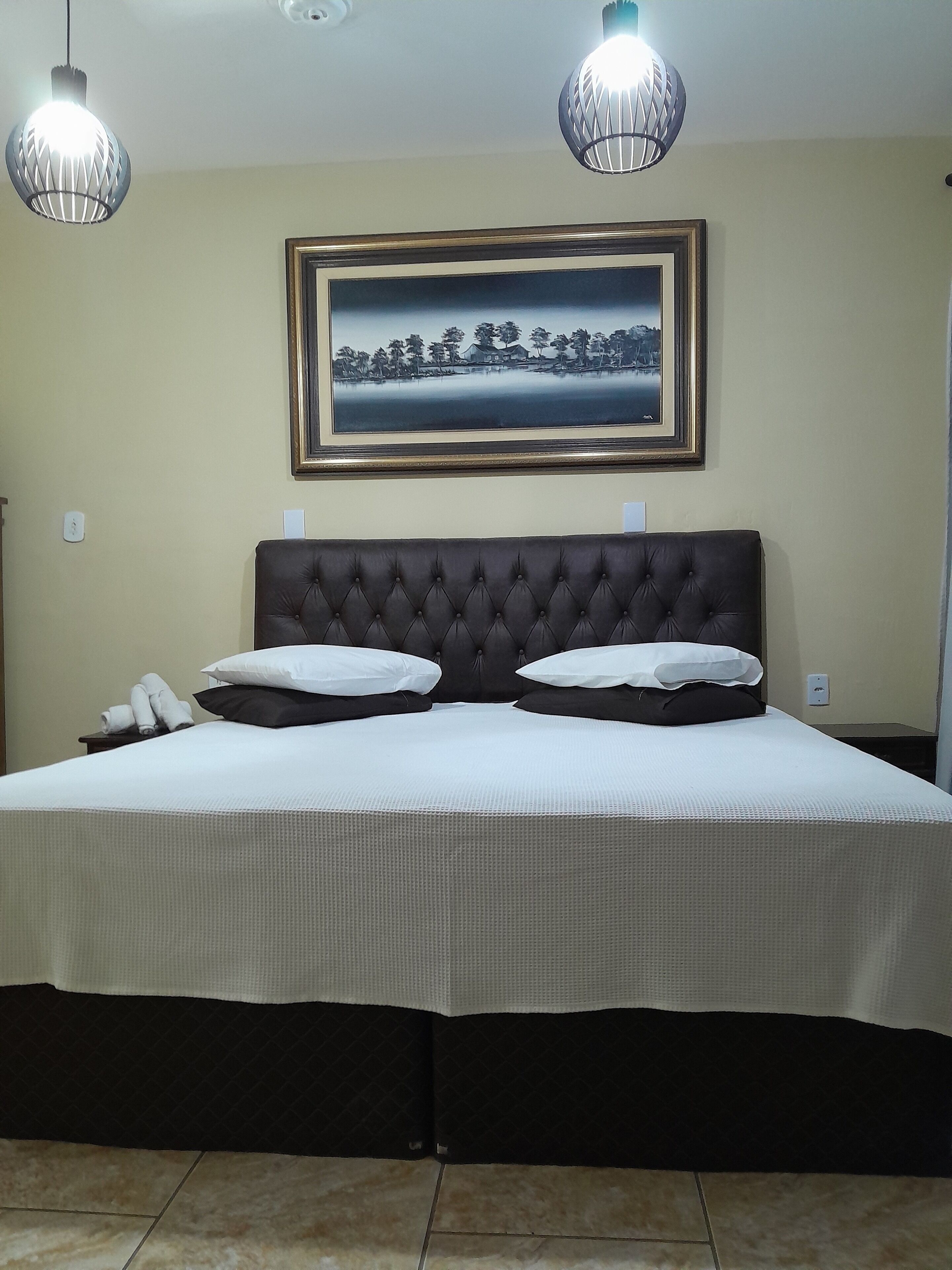 Standard Twin Room | Egyptian cotton sheets, premium bedding, pillowtop beds, desk