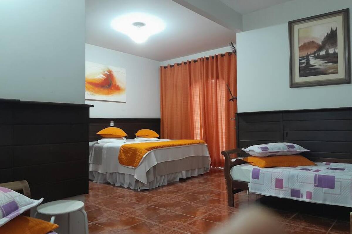 Egyptian cotton sheets, premium bedding, pillowtop beds, desk