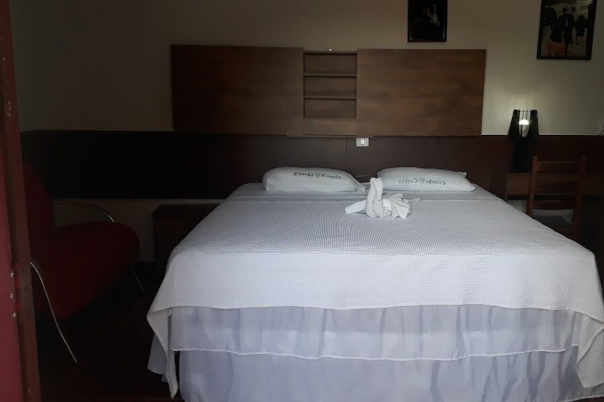 Egyptian cotton sheets, premium bedding, pillow-top beds, desk