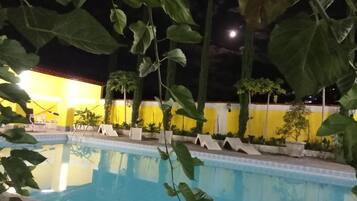 Outdoor pool, pool loungers