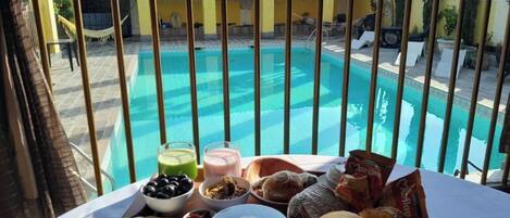 Outdoor pool, sun loungers