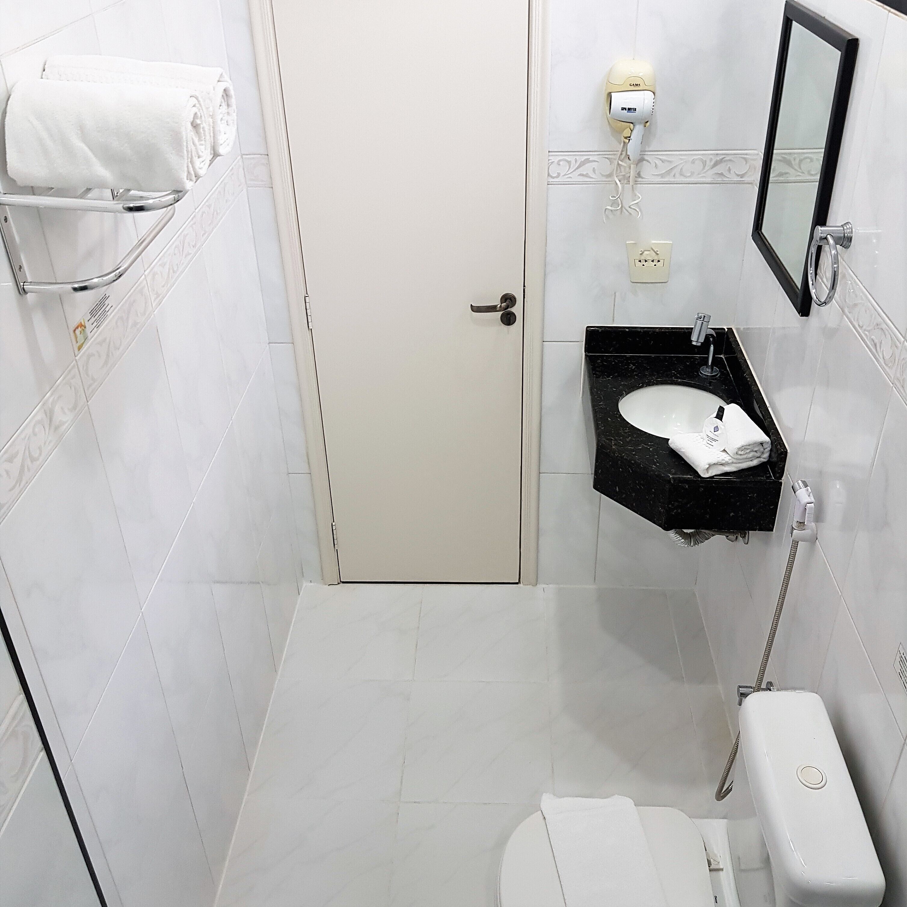 standard room | bathroom | shower, free toiletries, towels