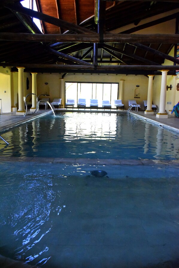 Indoor pool, 2 outdoor pools