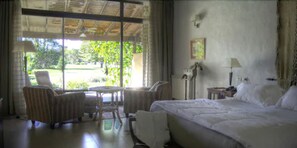 Superior Room | Premium bedding, down comforters, minibar, in-room safe - San Ceferino Hotel & Spa (Luján)