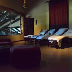 Couples treatment rooms, sauna, hot tub, steam room, body treatments