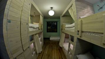 Standard Shared Dormitory, Mixed Dorm, Shared Bathroom (9 people) | In-room safe, free WiFi