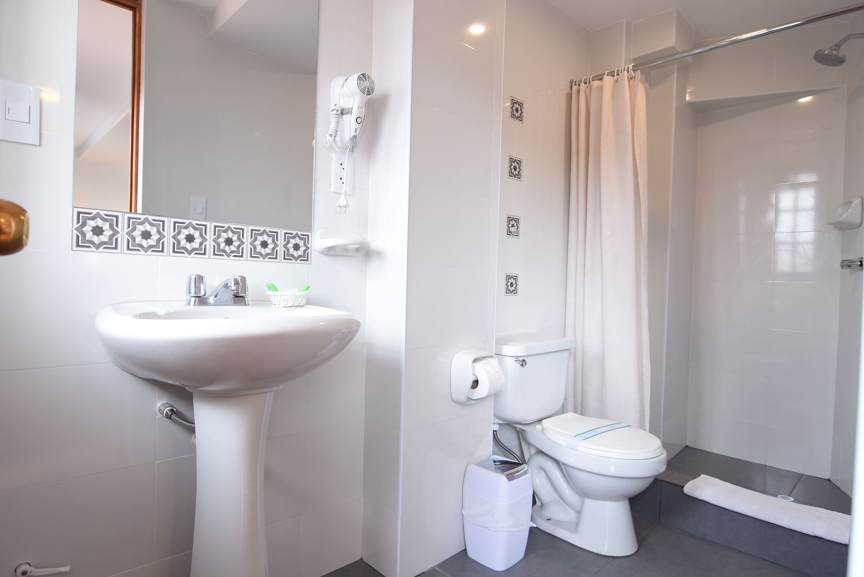 exclusive twin room, balcony, tower | bathroom | shower, designer toiletries, hair dryer, towels