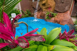 2 outdoor pools - Aunty Arenal Lodge (La Fortuna)
