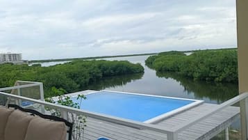 Familienapartment, 2Â Schlafzimmer, Klimaanlage, Blick auf die Lagune | Terrasse/Patio