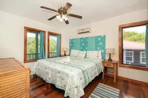 BARRACUDA HOUSE Cabin, 1 Bedroom, Resort View | Ropa de cama de alta calidad y edredones de plumas