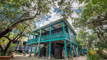 BARRACUDA HOUSE Cabin, 1 Bedroom, Resort View | Biancheria da letto di alta qualità, copriletto in piuma