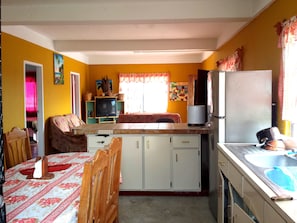 Daily continental breakfast (USD 7.50 per person)