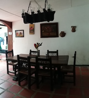 Breakfast, lunch, dinner served; Mediterranean cuisine