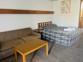 Desk, laptop workspace, iron/ironing board, free WiFi