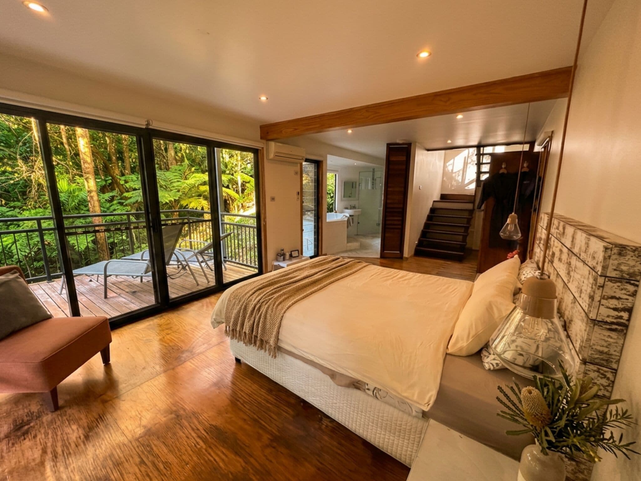 Hideaway | 1 bedroom, premium bedding, down comforters, minibar