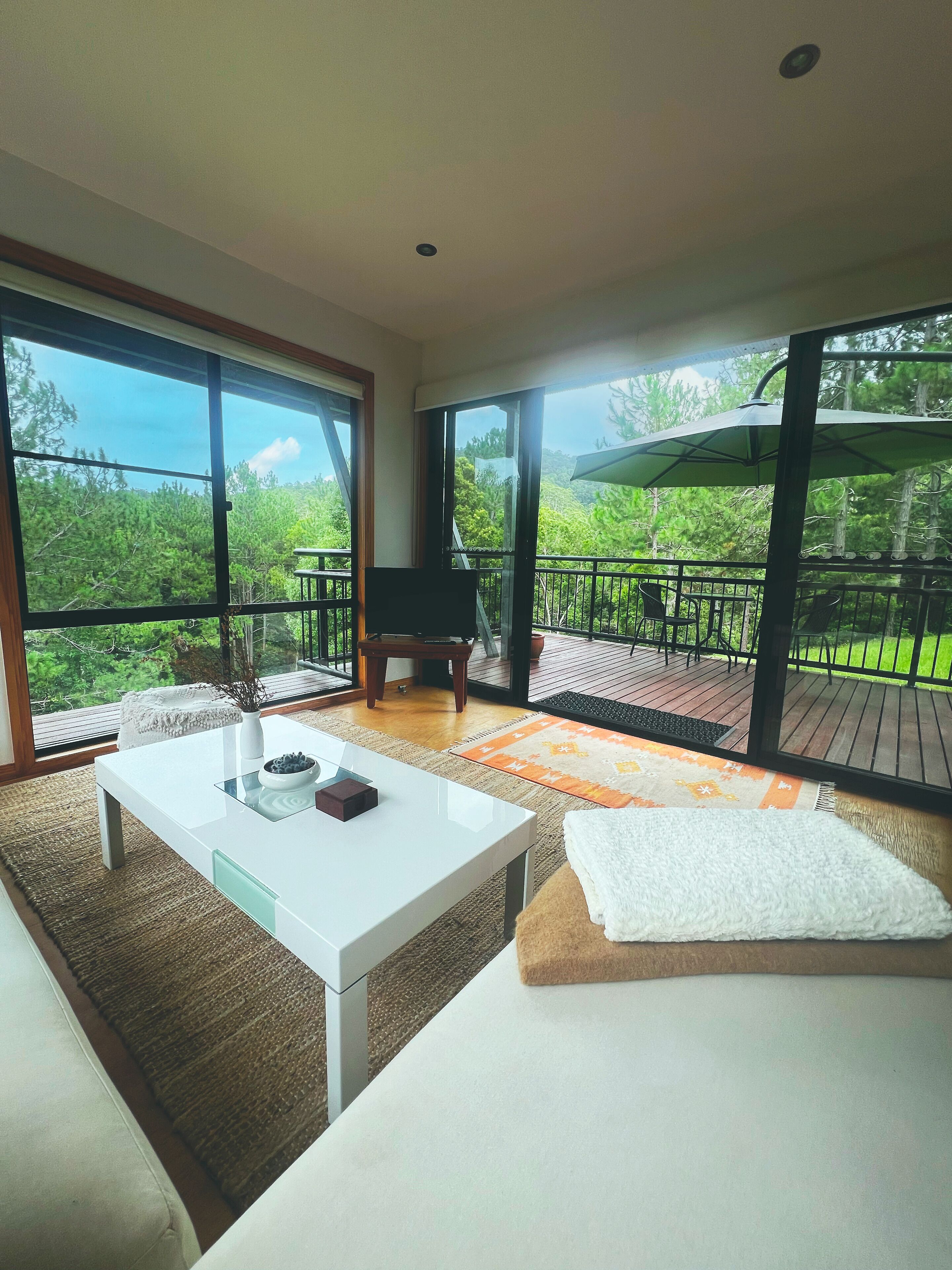 Chalet (Sunrise) | Wohnbereich | 30-Zoll-Flachbildfernseher mit Kabelempfang, Fernseher, DVD-Player