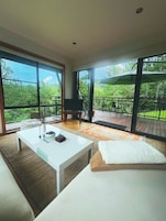 Chalet (Sunrise) | Zona de estar | Televisión de pantalla plana de 30 pulgadas con canales por cable