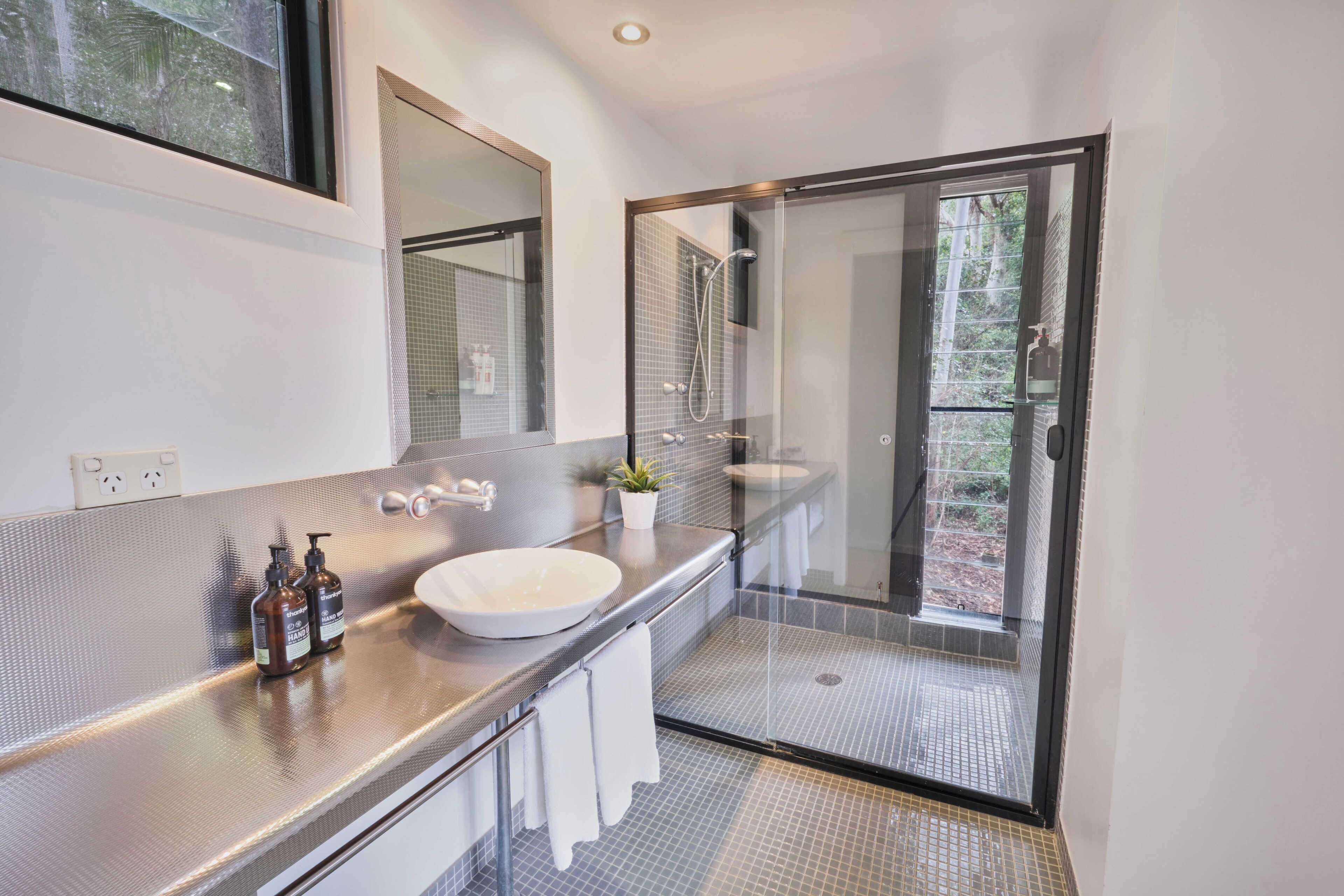 Chalet Panoramique, 2 chambres, balcon, vue vallée ( Spa ) | Salle de bain
