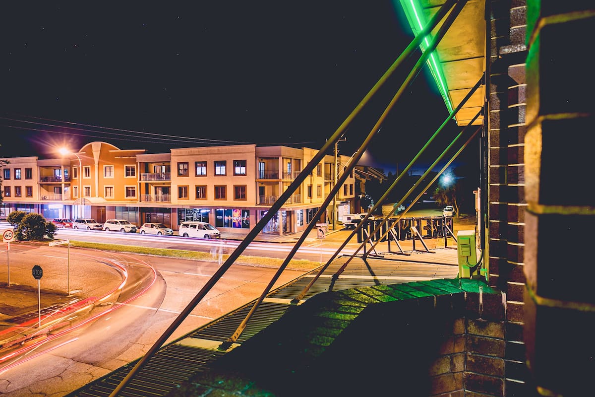 queen room with balcony and shared bathroom  | balcony