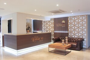 Reception - Hotel Lomas 10 (Medellín)