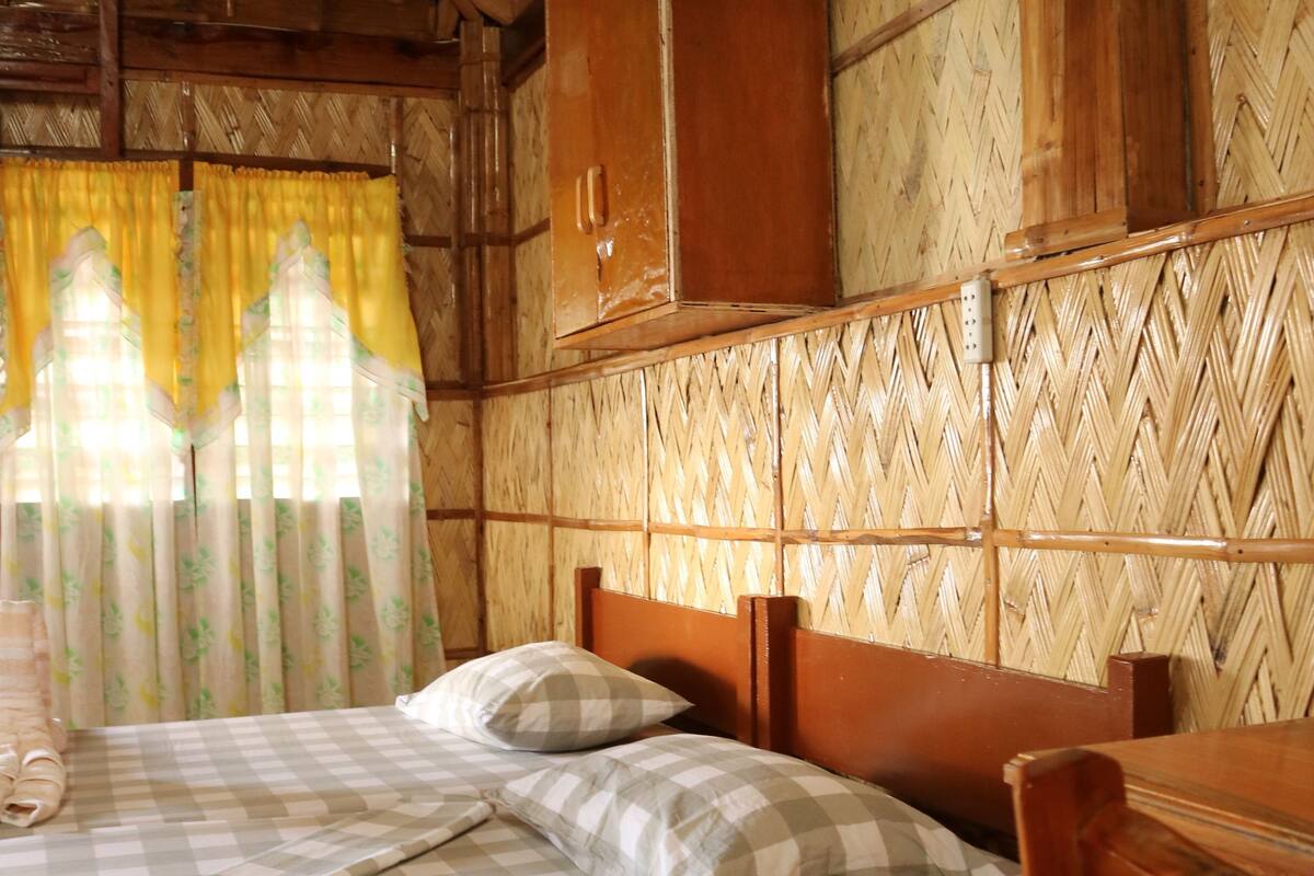 In-room safe, desk, iron/ironing board (on request), WiFi (free)