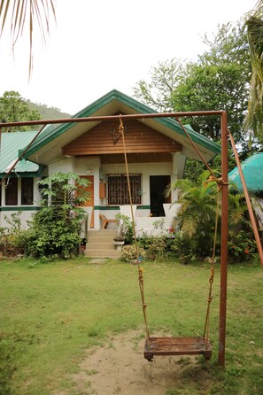 Children's play area - outdoor - Mountain Beach Resort (Puerto Galera)