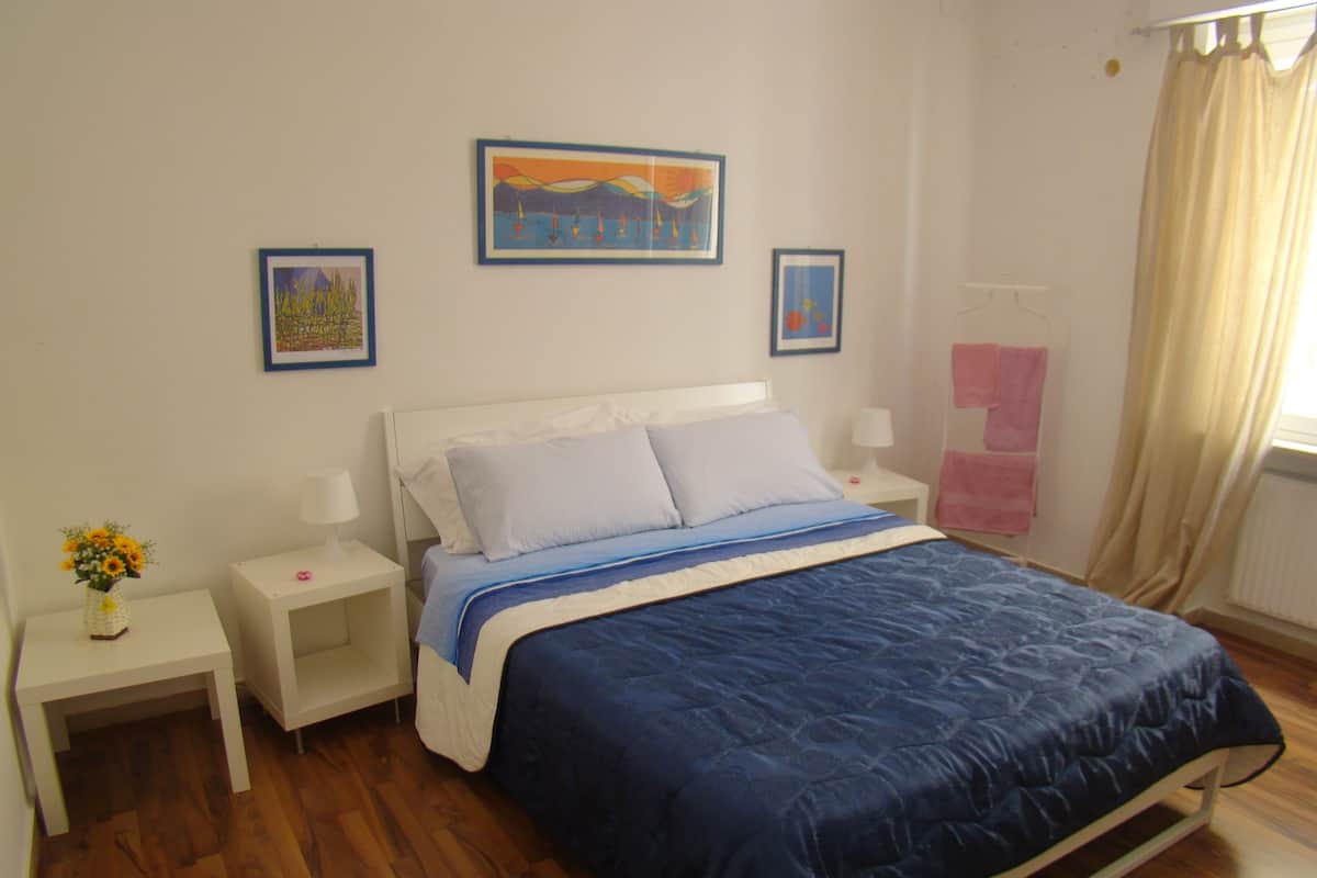 Room | Desk, laptop workspace, rollaway beds (surcharge), WiFi (free)